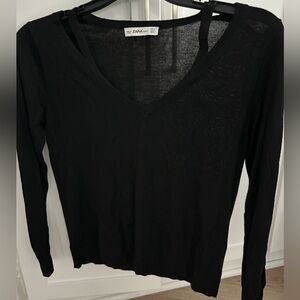 Zara Small thin Knit Black Long Sleeve shirt cut out shoulder v-neck